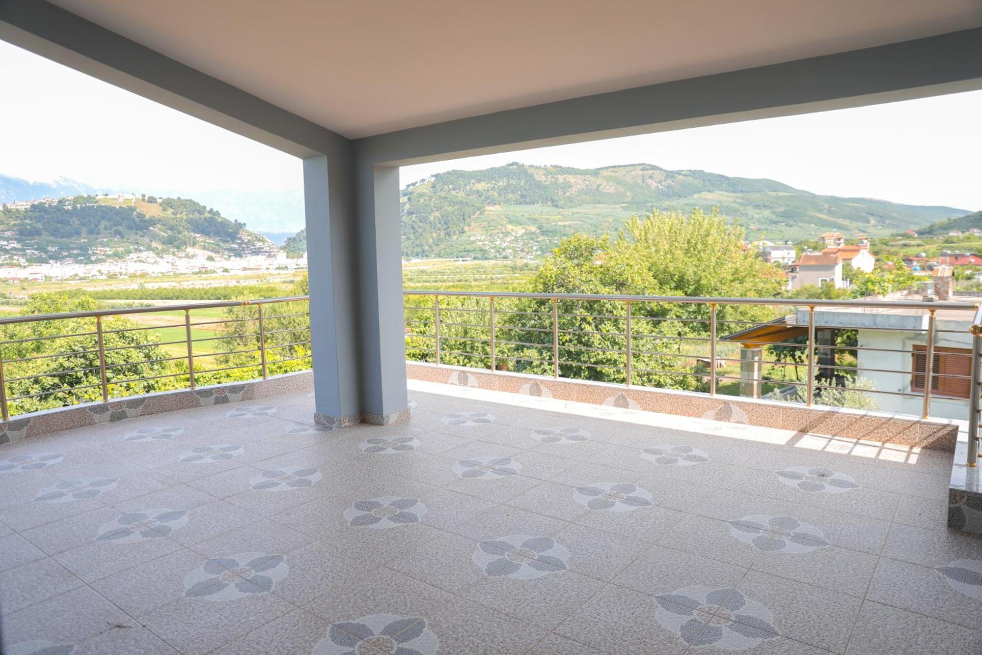 Amla'S Villa Berat Exteriör bild